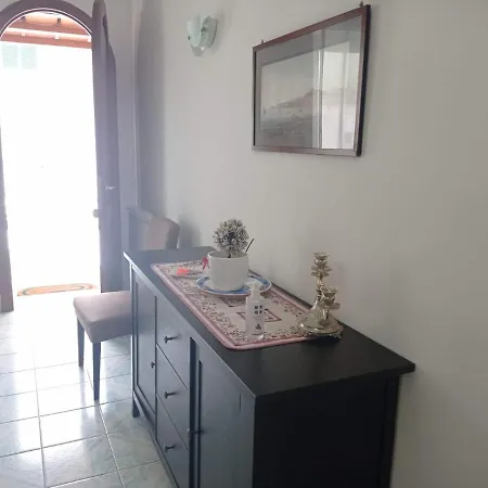 Iasolino Apartment *